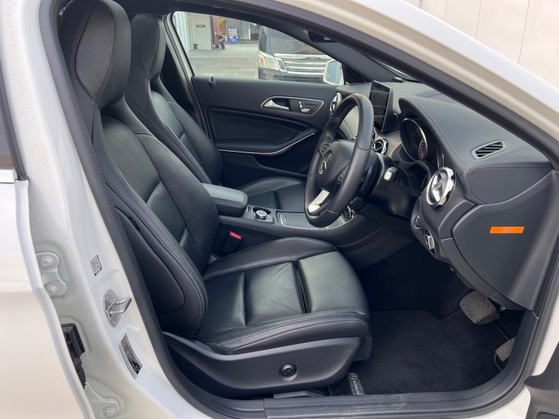 メルセデスベンツ GLA 中古車