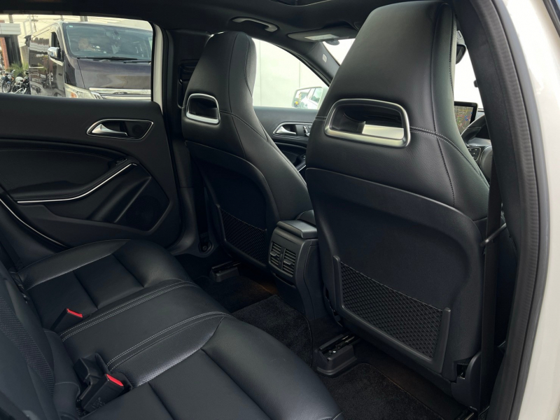 メルセデスベンツ GLA 中古車