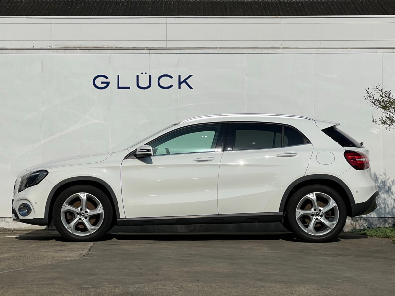 メルセデスベンツ GLA 中古車