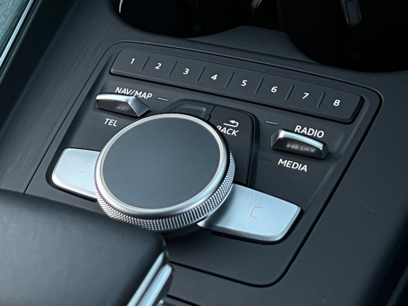 アウディ A4 中古車