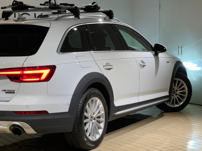 アウディ A4 中古車