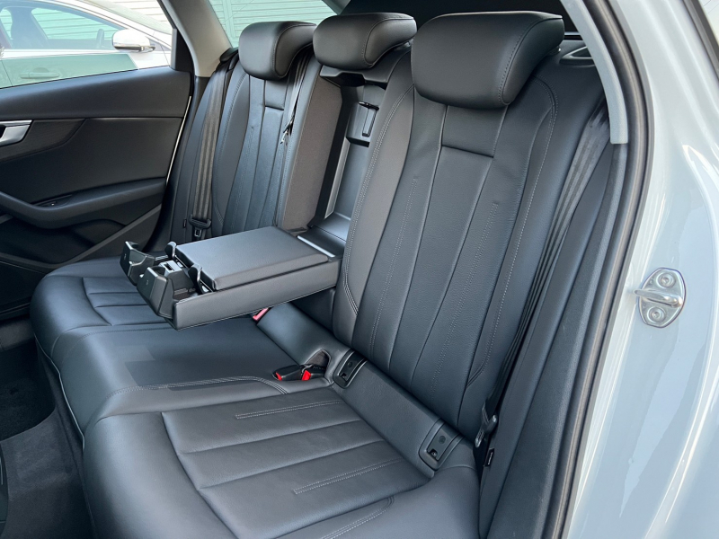 アウディ A4 中古車