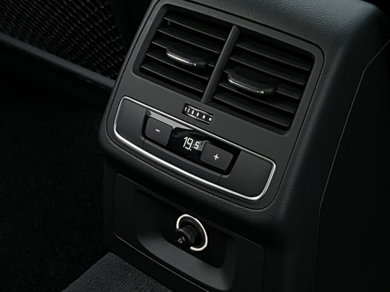 アウディ A4 中古車