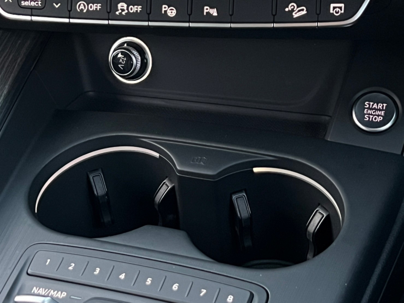 アウディ A4 中古車