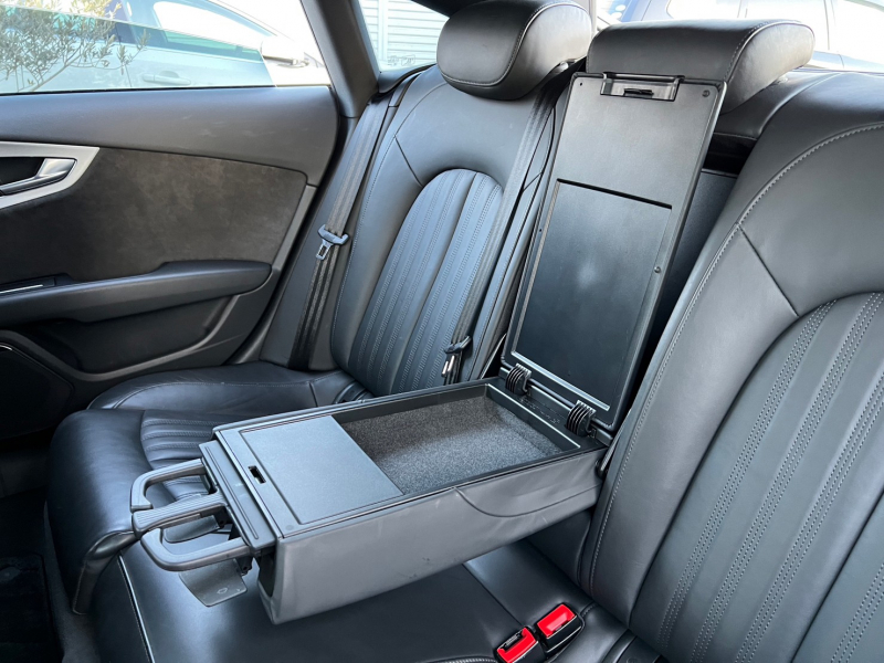 アウディ A7 中古車