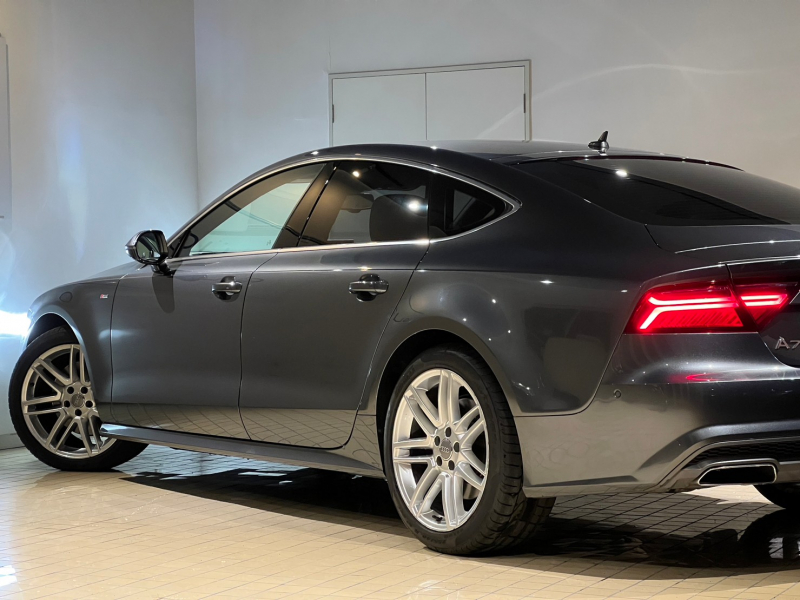 アウディ A7 中古車