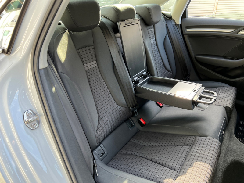 アウディ A3 中古車