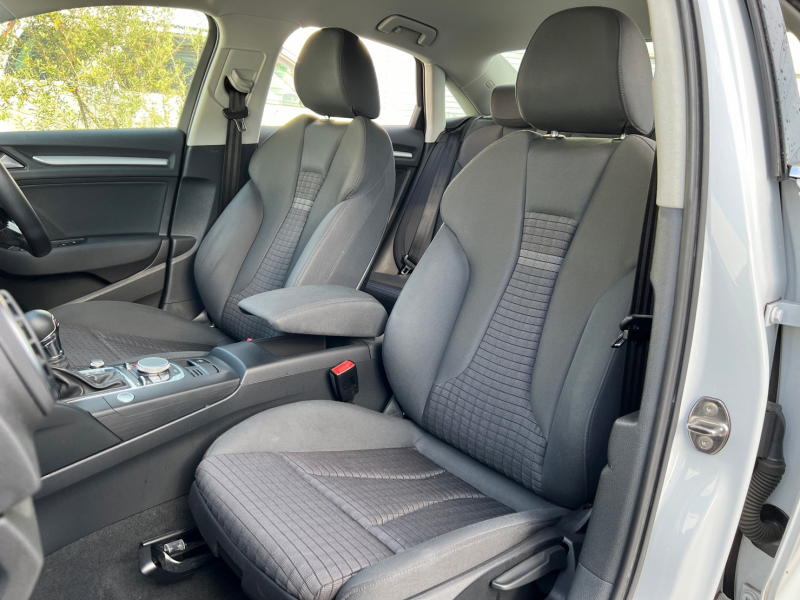 アウディ A3 中古車