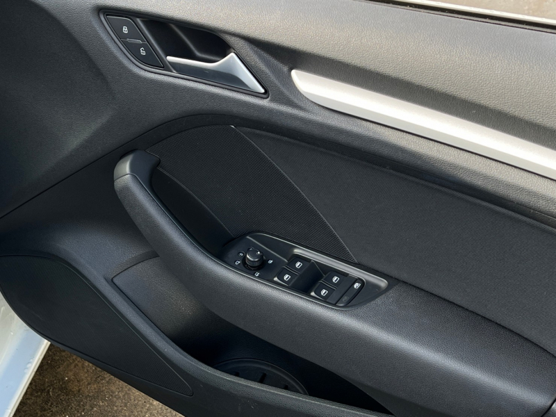 アウディ A3 中古車