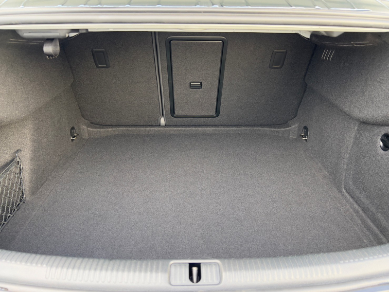 アウディ A3 中古車