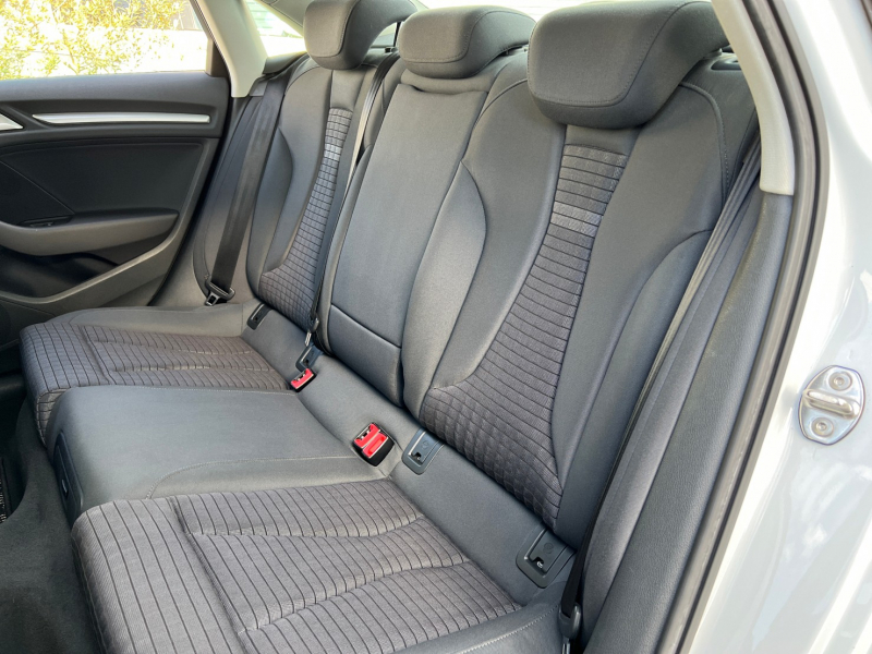 アウディ A3 中古車