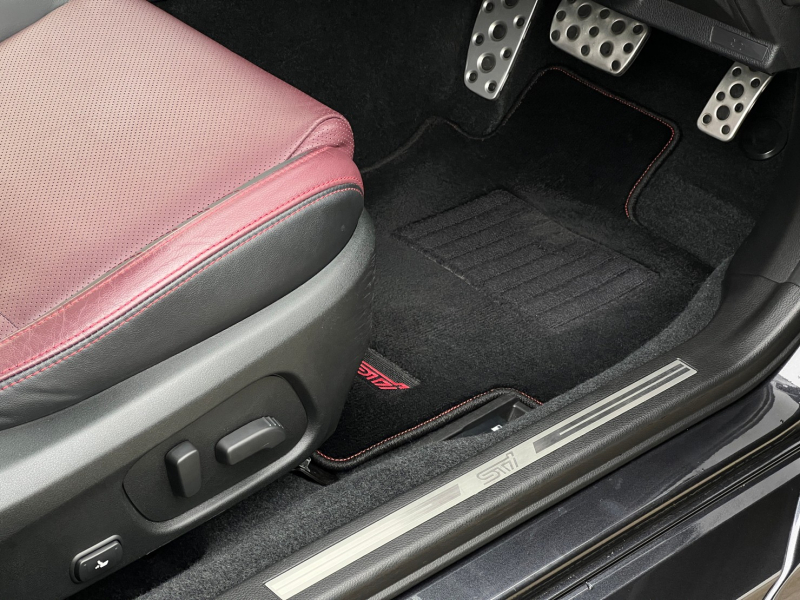 スバル レヴォーグ 中古車