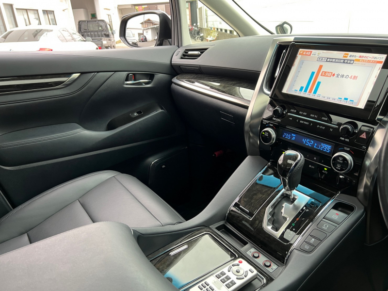 トヨタ アルファード 中古車