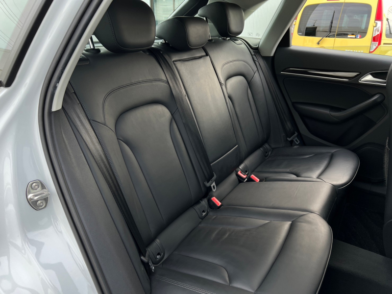 アウディ Q3 中古車