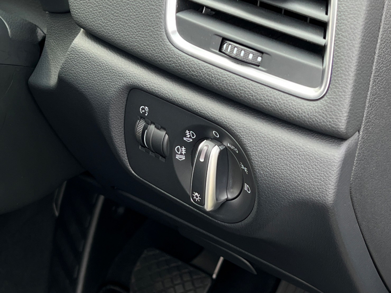 アウディ Q3 中古車