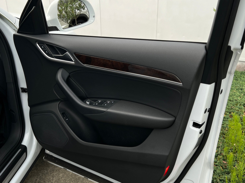 アウディ Q3 中古車