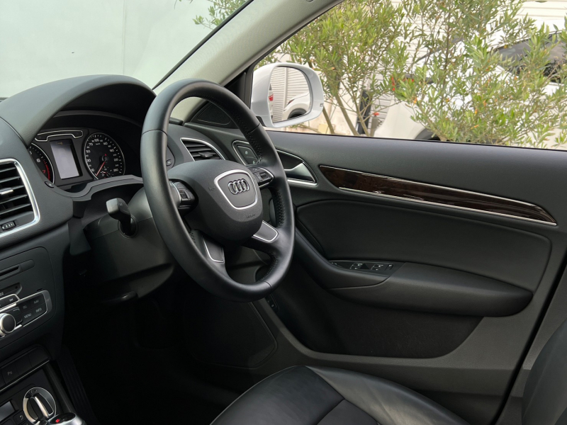 アウディ Q3 中古車