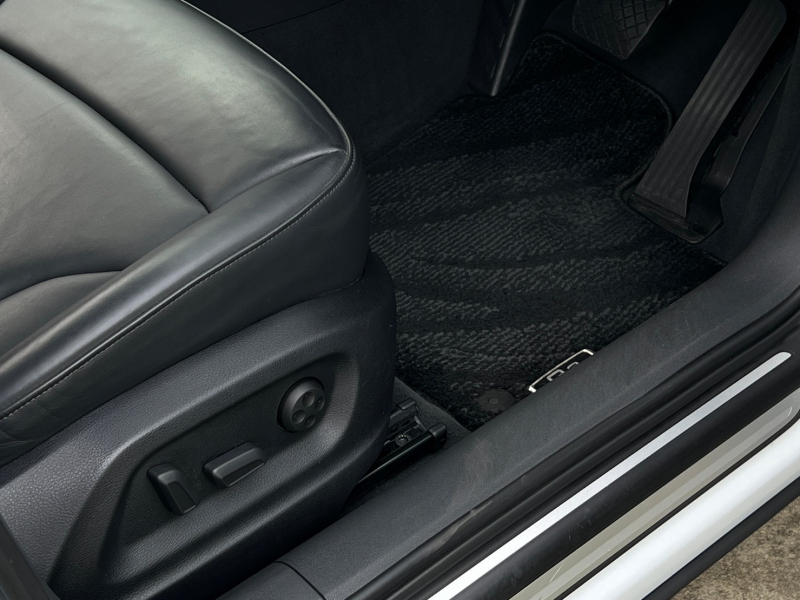 アウディ Q3 中古車