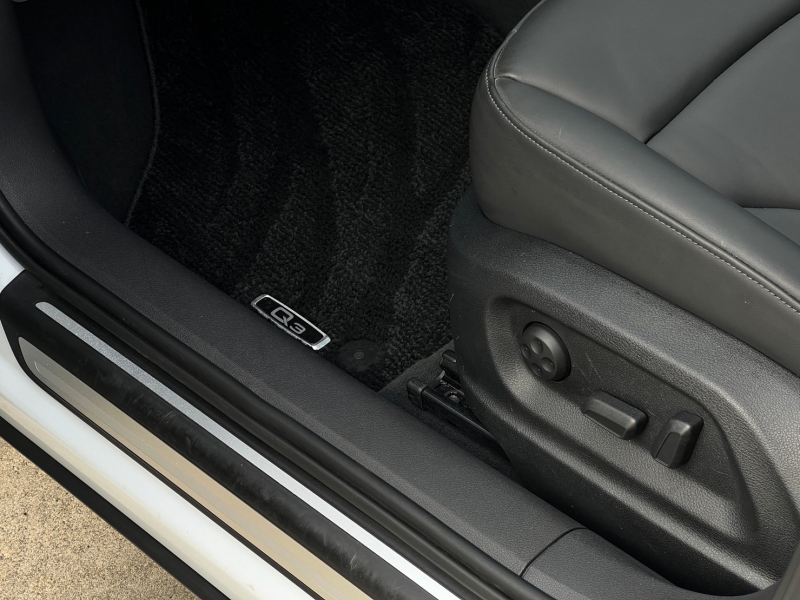 アウディ Q3 中古車