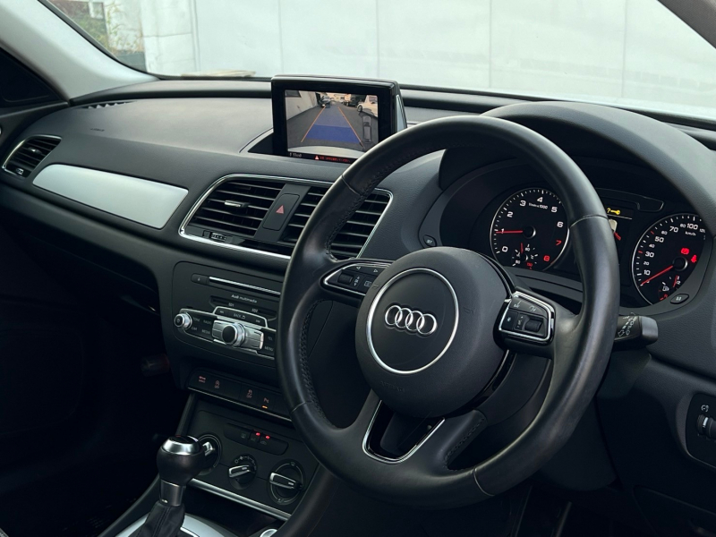 アウディ Q3 中古車