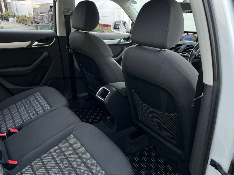 アウディ Q3 中古車