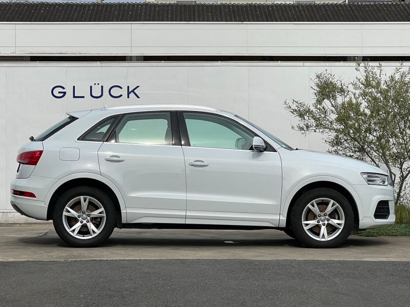 アウディ Q3 中古車