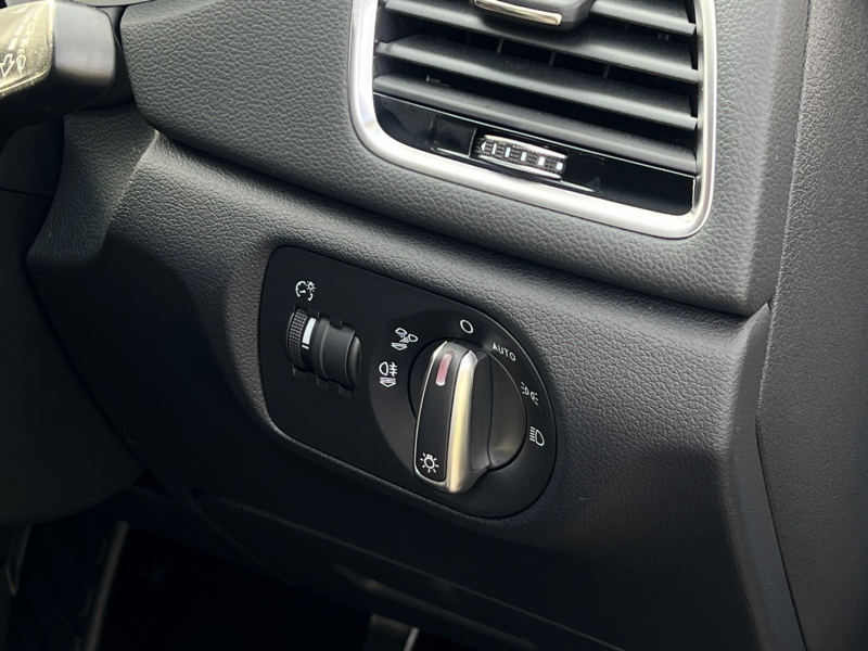 アウディ Q3 中古車