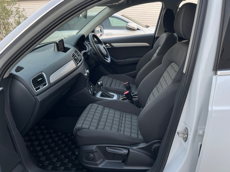 アウディ Q3 中古車