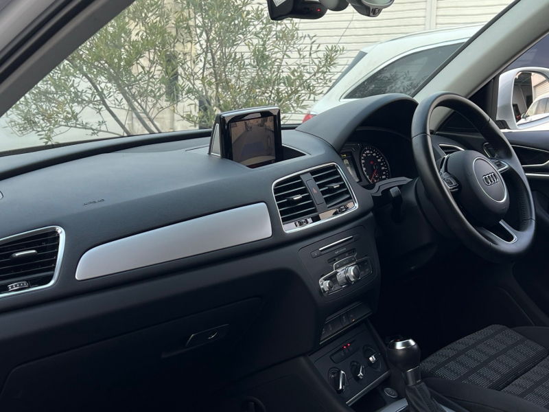 アウディ Q3 中古車