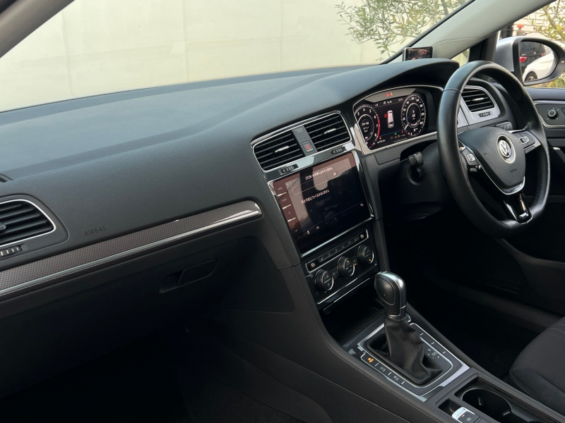 フォルクスワーゲン ゴルフ 中古車