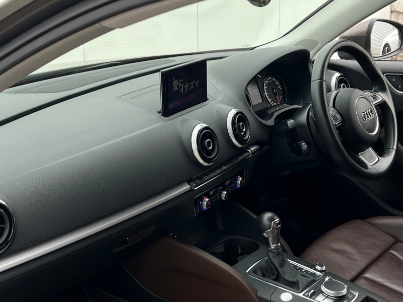 アウディ A3スポーツバック 中古車