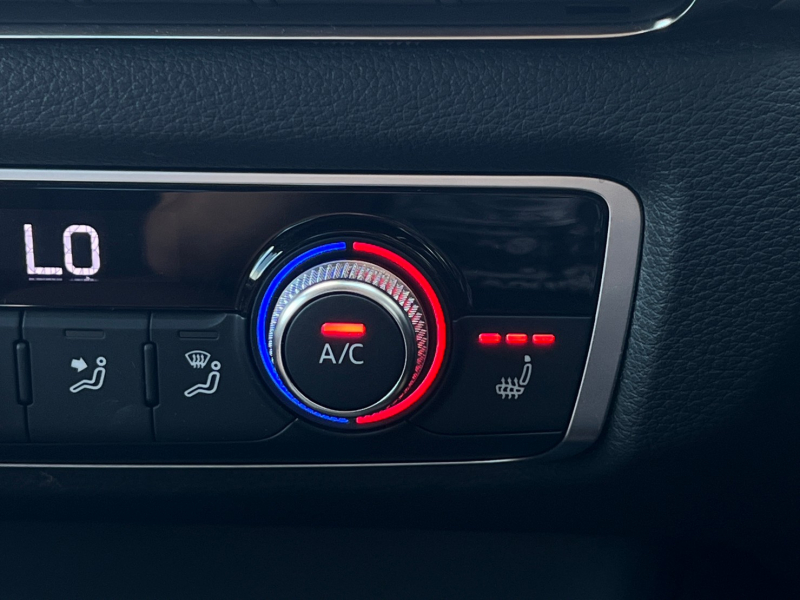 アウディ A3スポーツバック 中古車