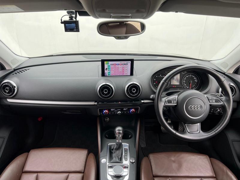 アウディ A3スポーツバック 中古車