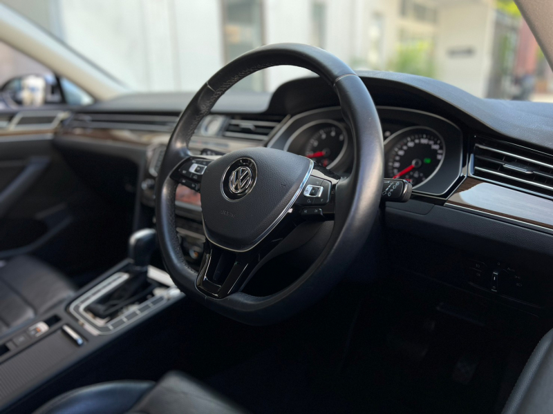 フォルクスワーゲン パサートヴァリアント 中古車