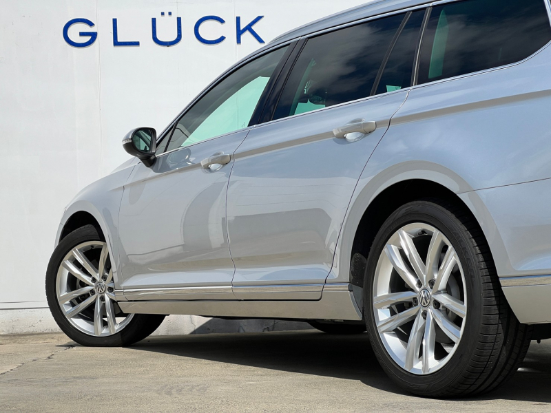 フォルクスワーゲン パサートヴァリアント 中古車