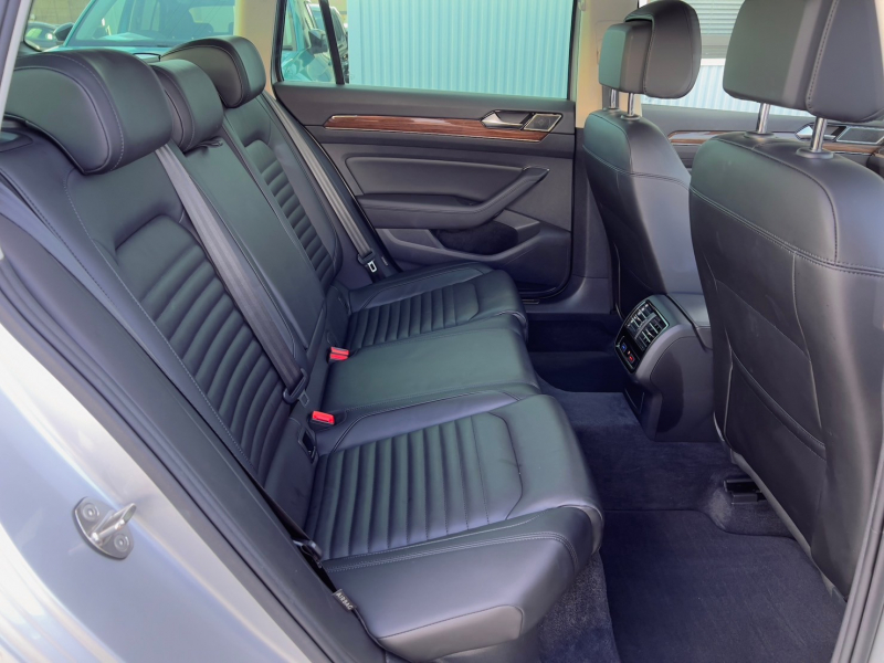 フォルクスワーゲン パサートヴァリアント 中古車