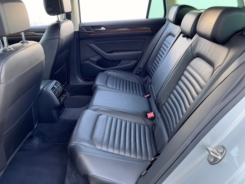 フォルクスワーゲン パサートヴァリアント 中古車