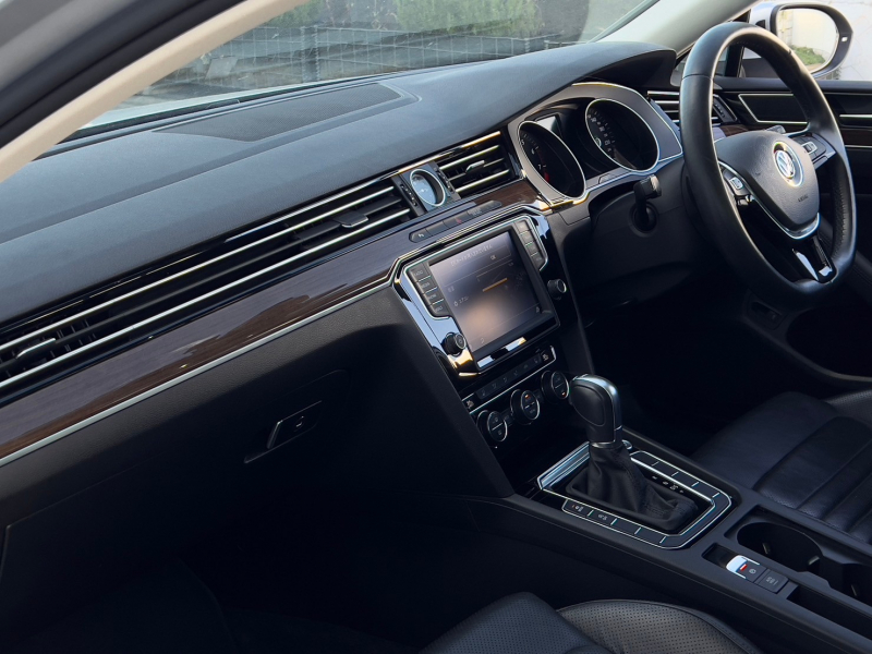 フォルクスワーゲン パサートヴァリアント 中古車