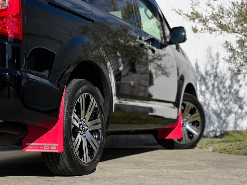 三菱 デリカD:5 中古車