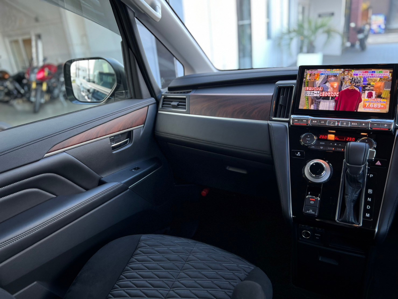 三菱 デリカD:5 中古車