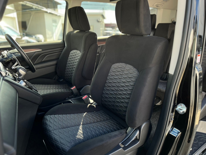 三菱 デリカD:5 中古車