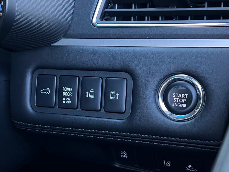 三菱 デリカD:5 中古車