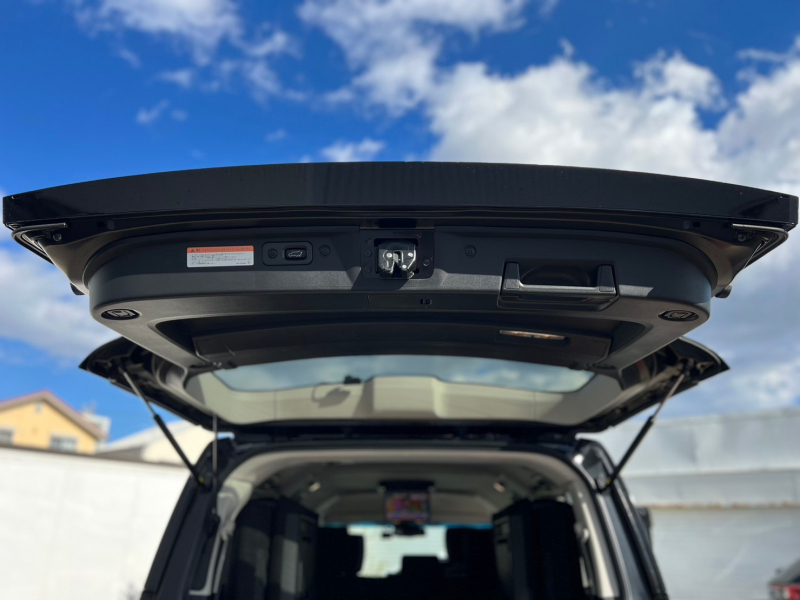 三菱 デリカD:5 中古車