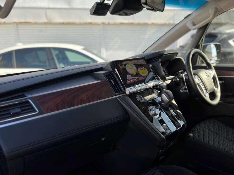 三菱 デリカD:5 中古車