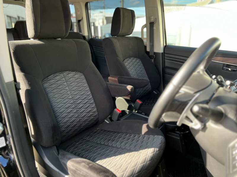 三菱 デリカD:5 中古車