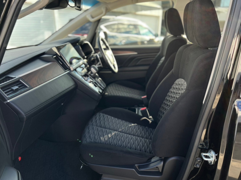 三菱 デリカD:5 中古車