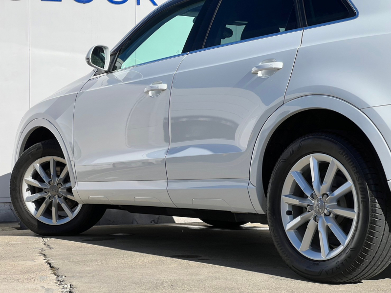 アウディ Q3 中古車