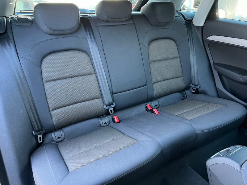 アウディ Q3 中古車