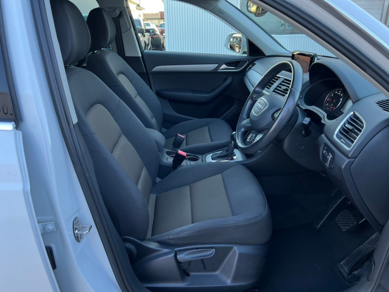 アウディ Q3 中古車