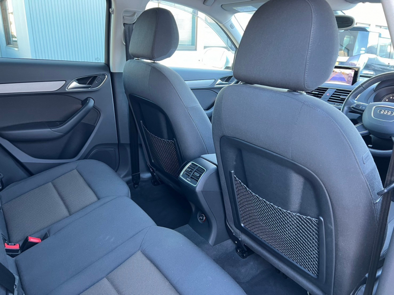 アウディ Q3 中古車